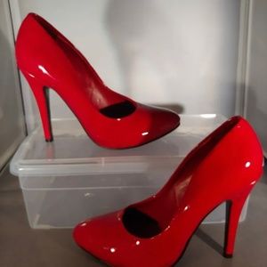 Lipstick Red Patent Leather Stiletto Pump Shoes Size 6.5 US (Sz. 37 EU) 